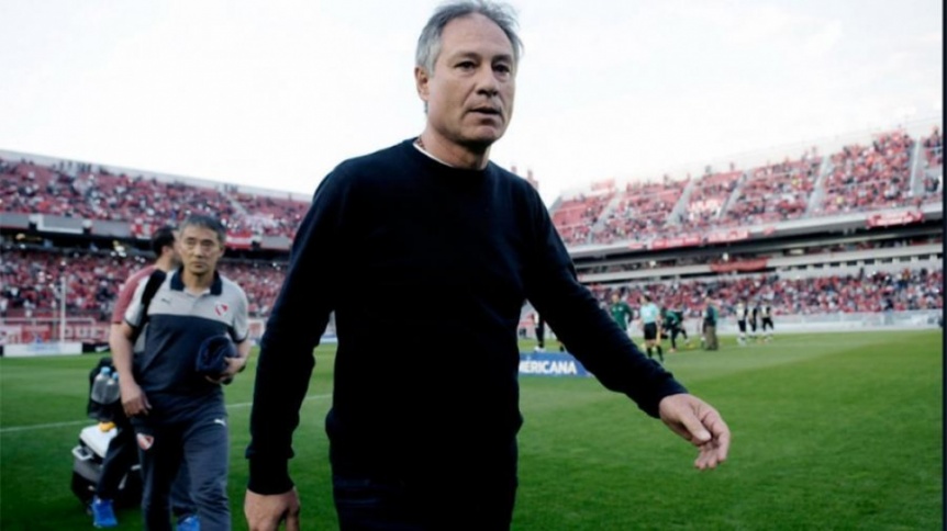 Ariel Holan se despidi de Catlica y firm contrato con Santos
