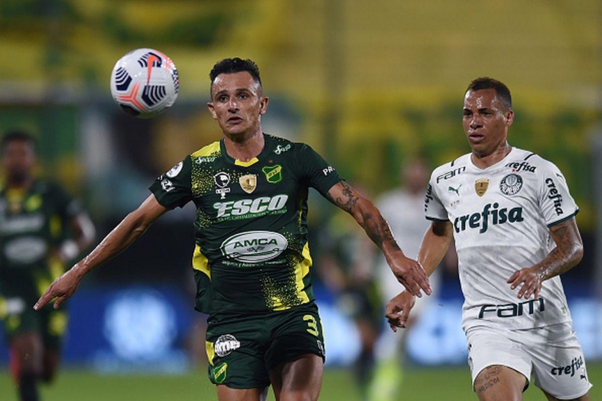 Palmeiras le gan a un diezmado Defensa y Justicia