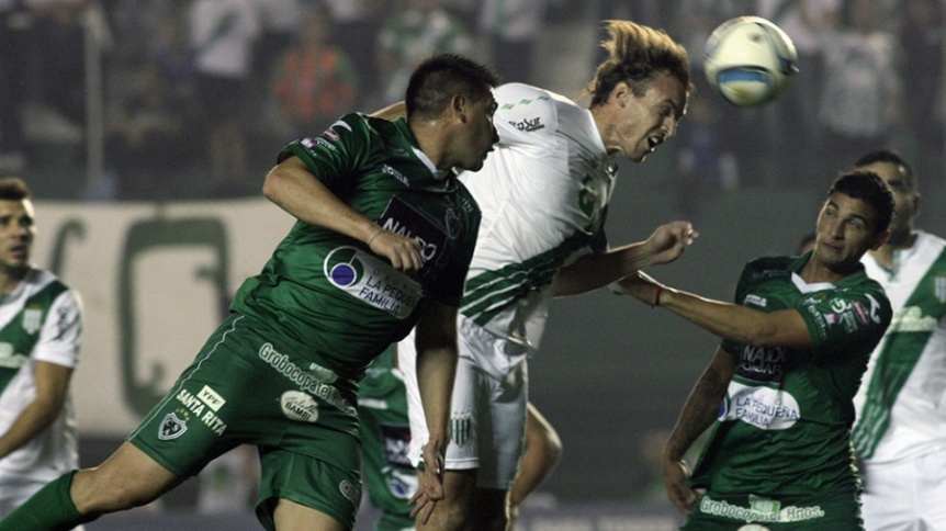 Sarmiento y Banfield empataron sin goles en Junín