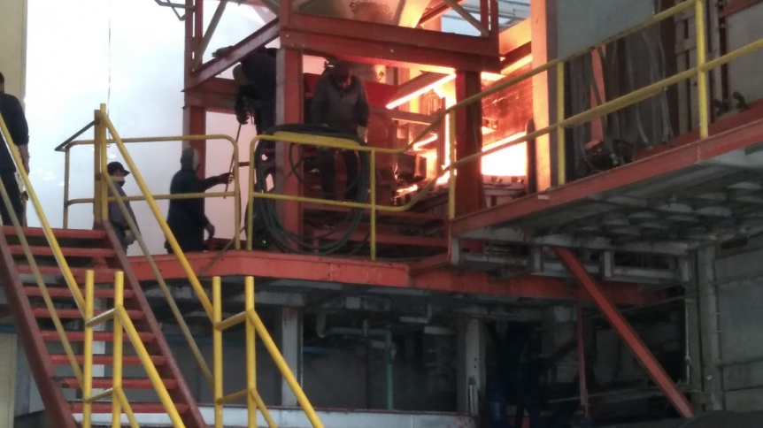 Bernal Oeste: Alarma por la fisura de un horno de vidrio en la fábrica Cattorini