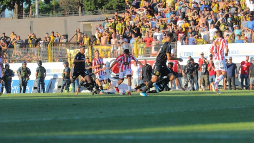 Almirante empató con Barracas en la ida de semifinales del Reducido