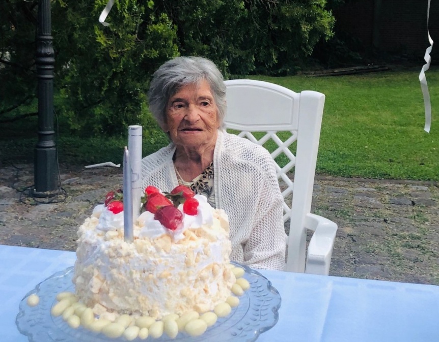 Quilmes: Una abuela cumpli� 100 a�os y mantiene su esp�ritu alegre y lleno de fe