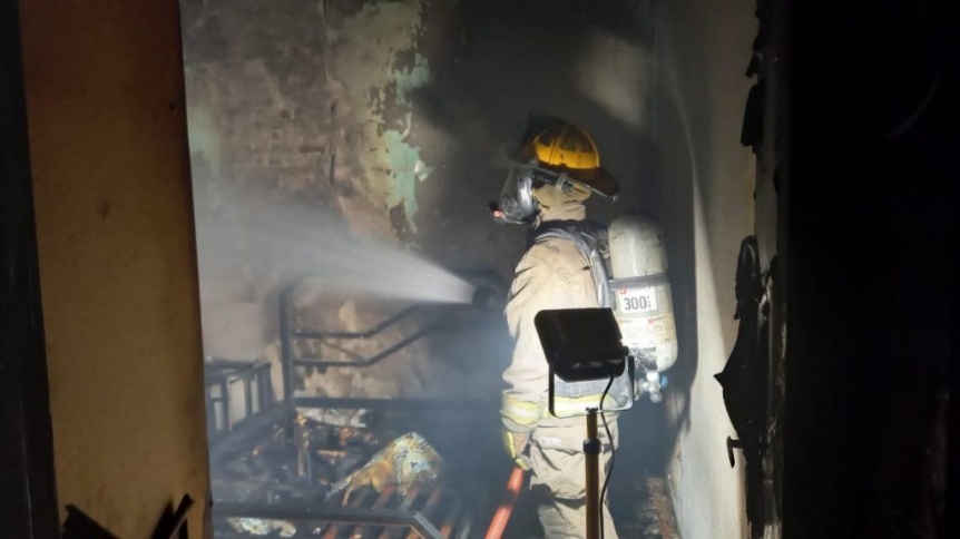 Una mujer muri� alcanzada por las llamas en su casa de Quilmes Oeste