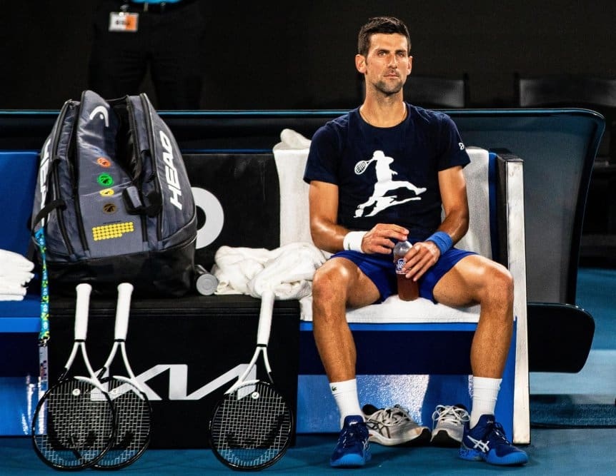 Novak Djokovic fue detenido y quedar� bajo custodia en Melbourne