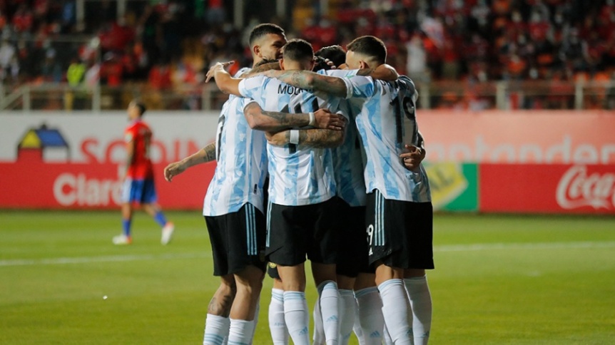 La Selección Argentina venció a Chile y le complicó la clasificación