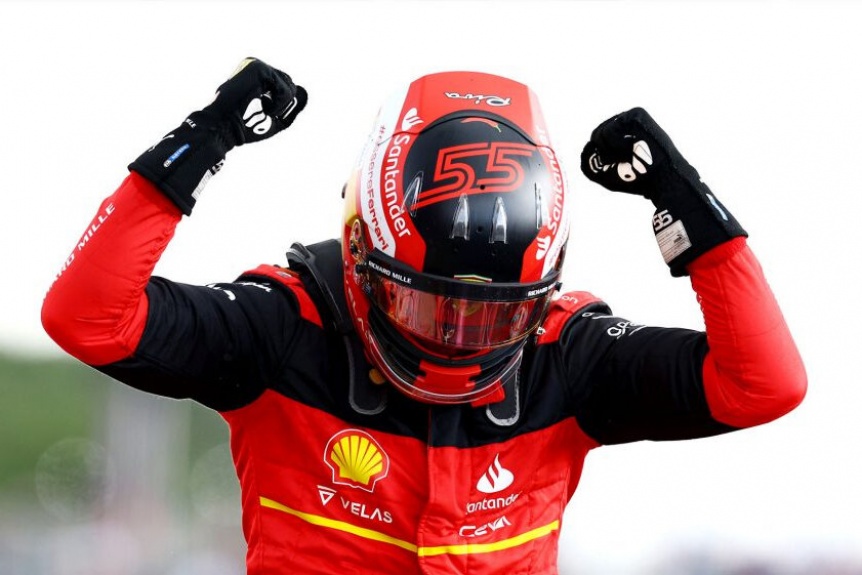 Espectacular accidente en la largada y primer triunfo de Carlos Sainz