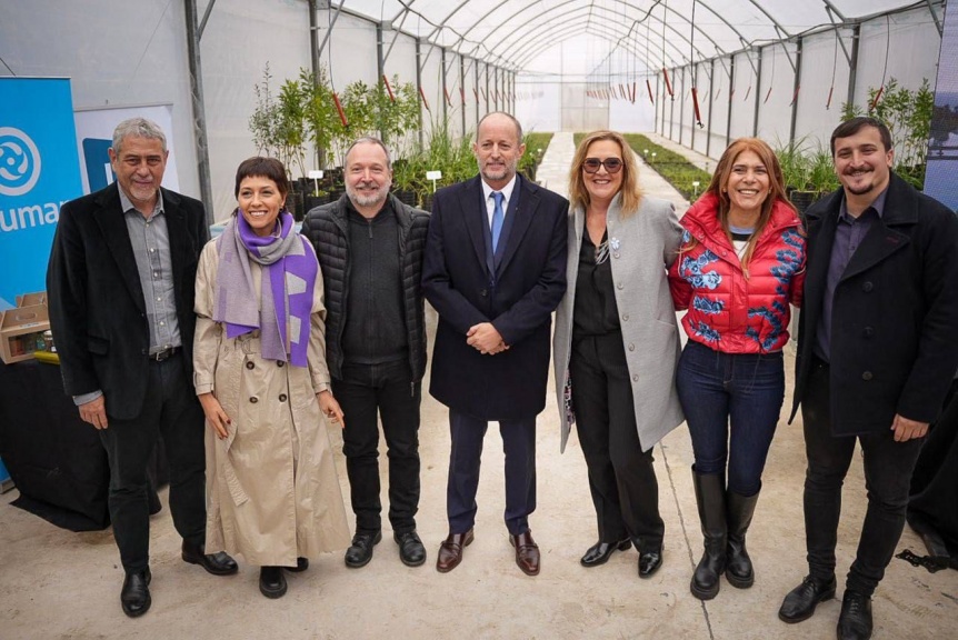 Mayra Mendoza, Ferraresi e Insaurralde inauguraron invernadero de la CEAMSE