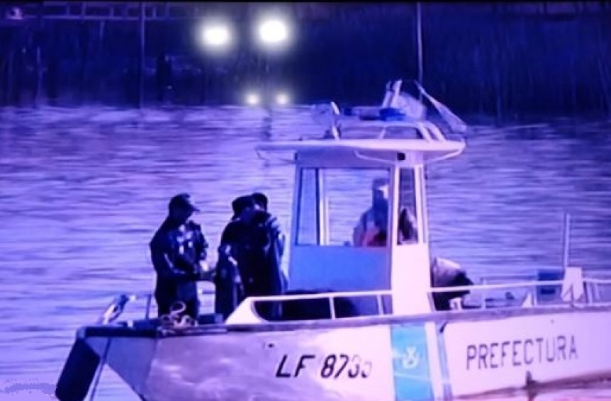 Prefectura busca a dos personas desaparecidas tras el choque entre una lancha y un bote