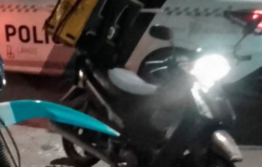 Motochorros robaron la moto de un delivery en Lans: Chocaron, y hay dos detenidos