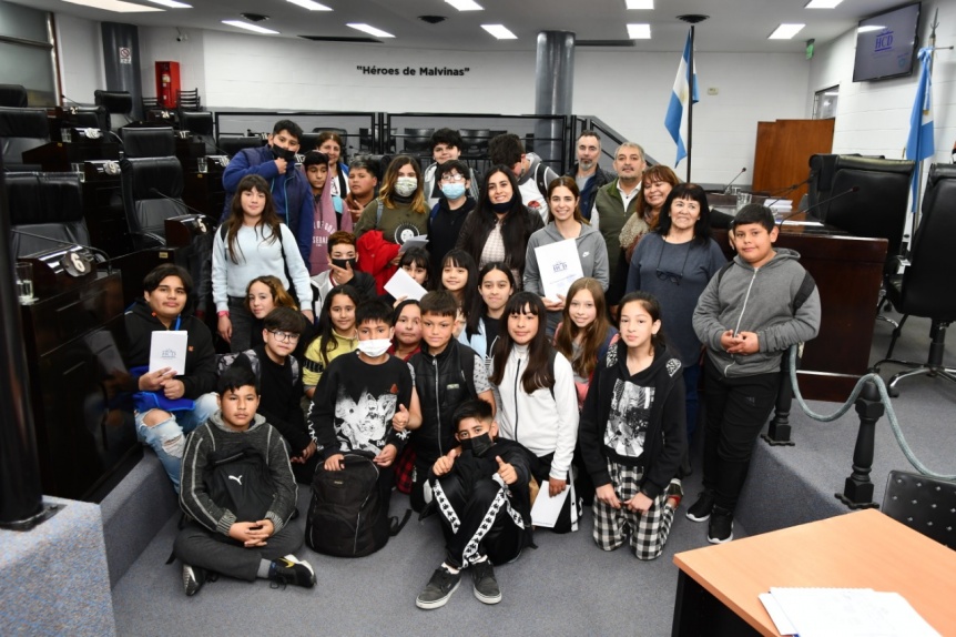Alumnos de la Secundaria 67 presentaron iniciativas en el Deliberante de Quilmes