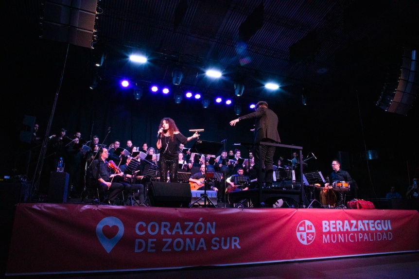 Patricia Sosa y el Coro Nacional de M�sica Argentina brindaron un concierto en Berazategui