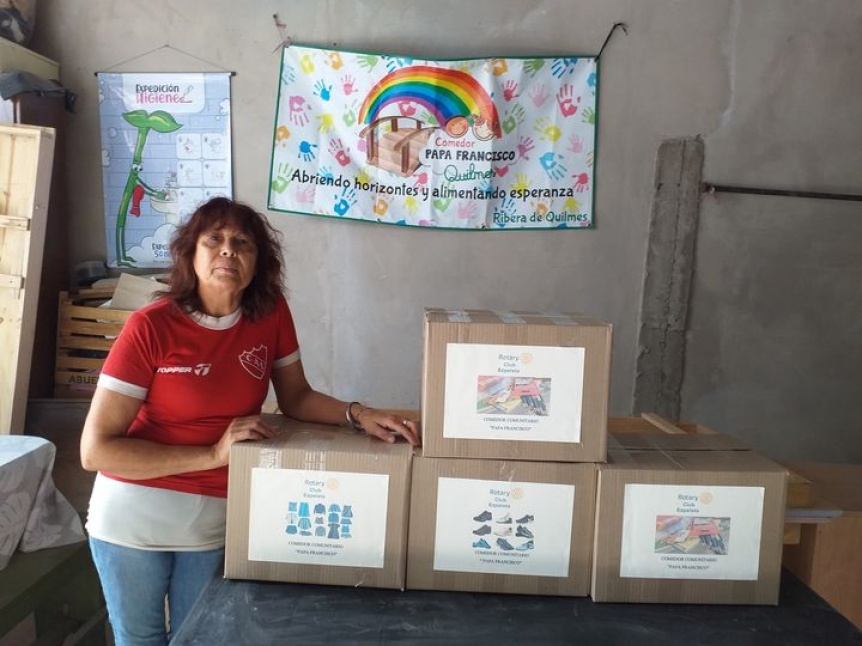 Rotary Club Ezpeleta entreg� ropa, libros y �tiles a comedores comunitarios