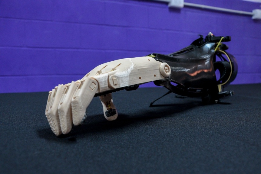 En una c�rcel de Florencio Varela elaboraron una pr�tesis para un brazo en 3D para un mec�nico
