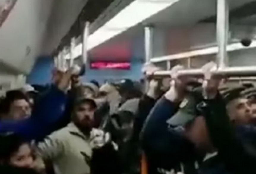 VIDEO | Indignación por un pasajero que fumó marihuana en el tren Sarmiento repleto de gente