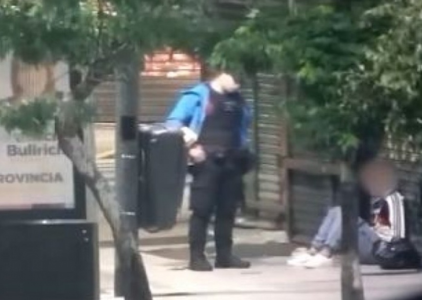 VIDEO | Un polic�a detuvo a delincuentes por robar celulares y casi se le escapan