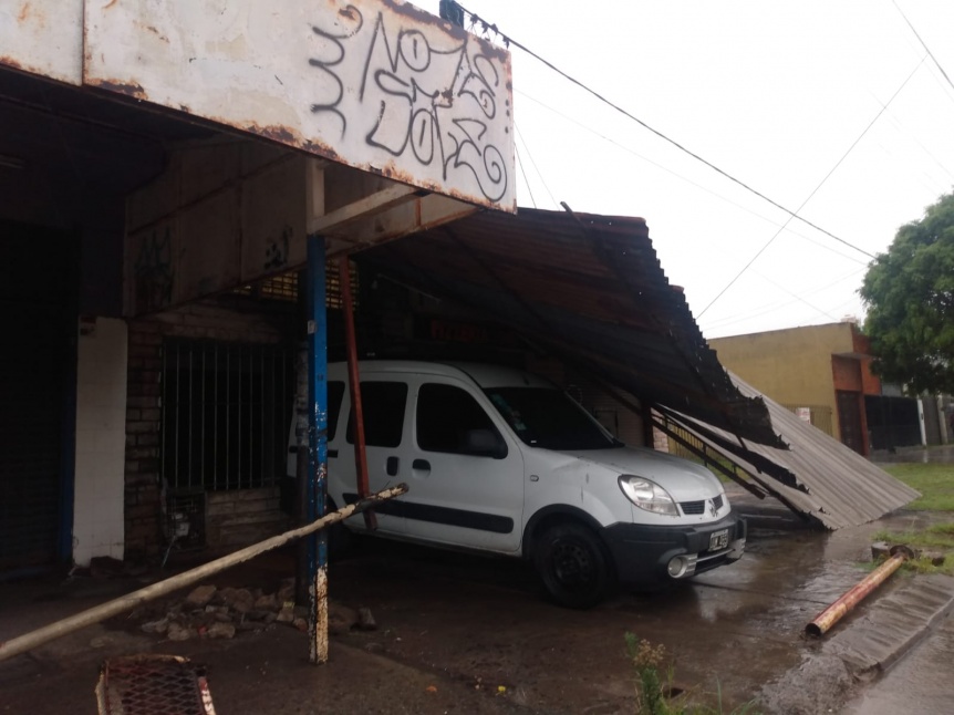 Florencio Varela: Miles de familias sin luz, rboles y postes cados pero sin heridos