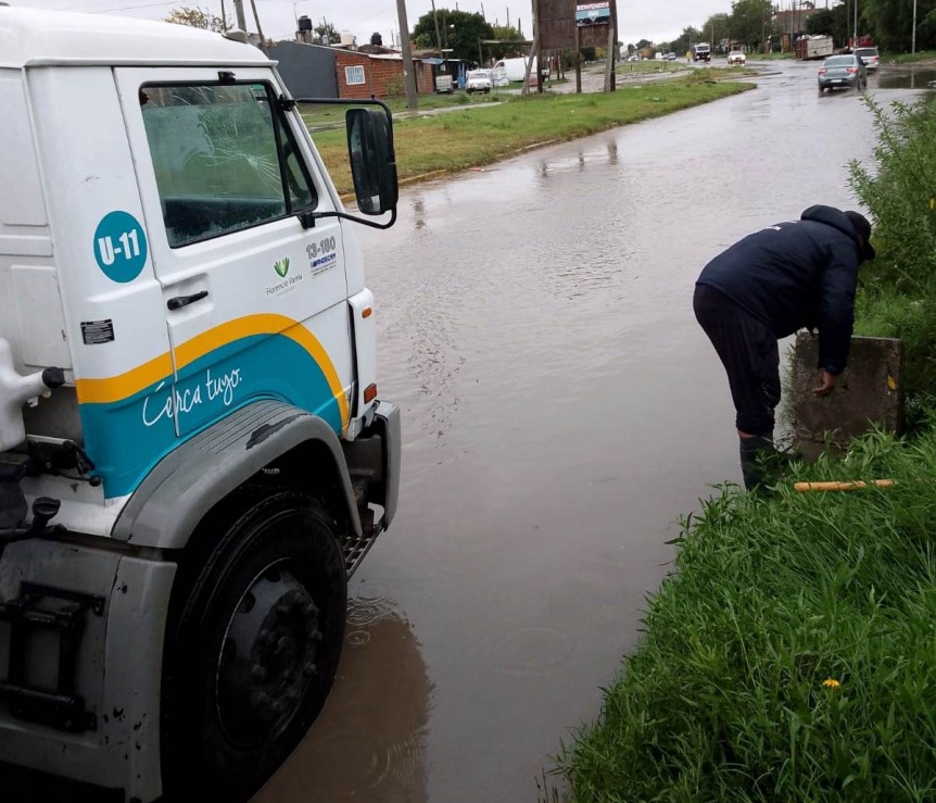 La Municipalidad de Varela realiz operativos de limpieza de pluviales en los barrios