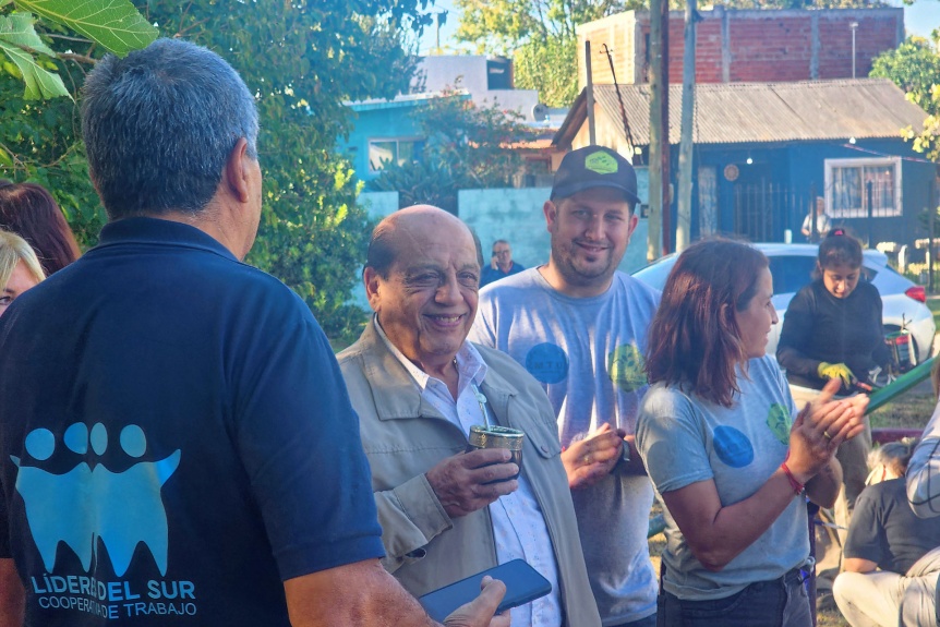 Berazategui: Realizaron una jornada de limpieza integral en el barrio Bustillo