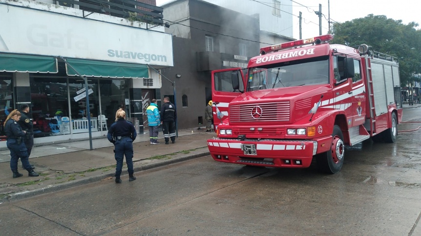 Fuego en la iglesia Jess te ama de Solano: Una nia fue atendida por inhalar humo