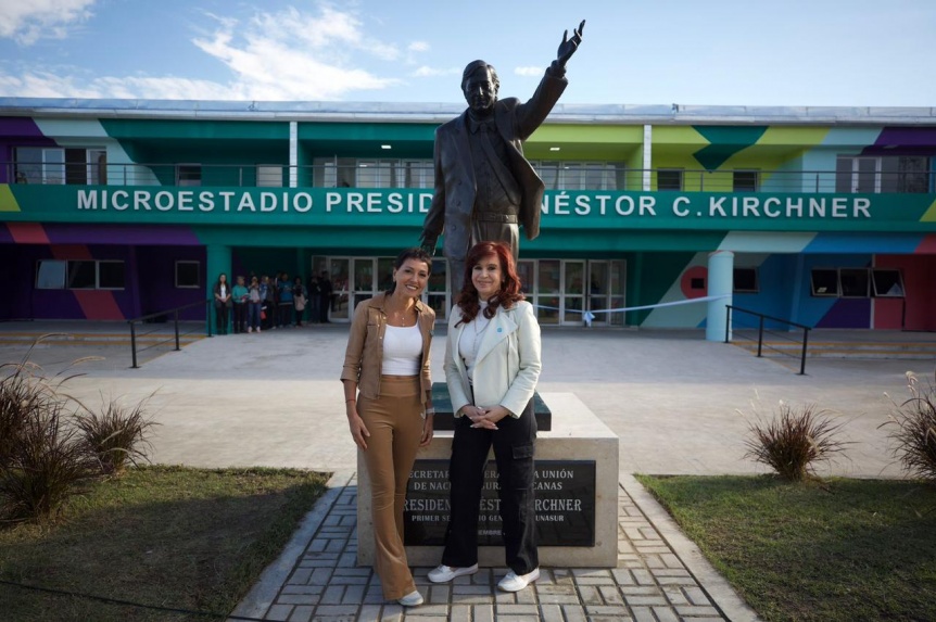 Cristina y Mayra inauguraron el Microestadio Presidente Nstor Kirchner en Quilmes