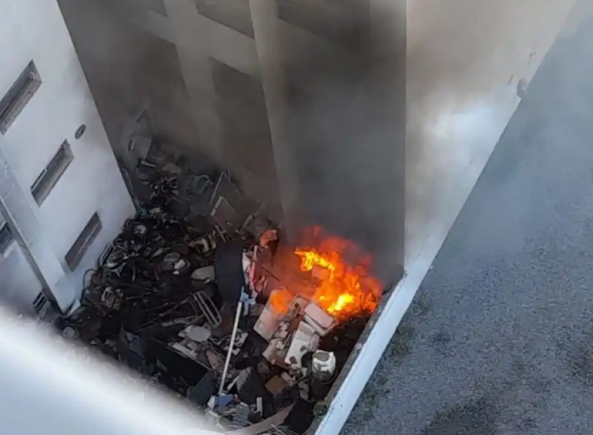 VIDEO | Se incendi parte de un edificio en pleno centro de La Plata y gener tensin en el lugar
