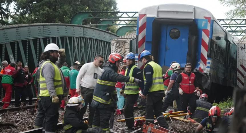 VIDEO | Un tren de la lnea San Martn choc con otra formacin y descarril