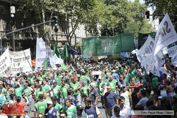 Estatales de Quilmes movilizaron contra los despidos