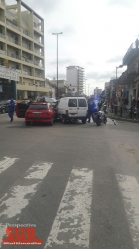 Choque y dos heridos en Berazategui