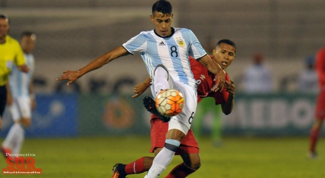 Argentina, en el debut, rescat un punto sobre el final ante Per