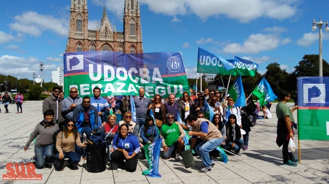 Marcha de antorchas de docentes en Berazategui
