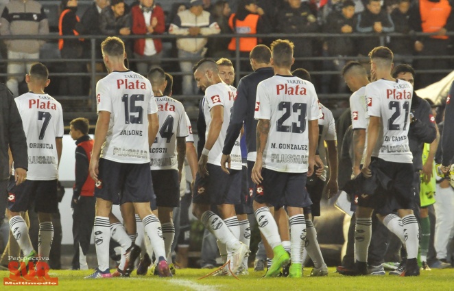 Quilmes volvi a perder con Defensa y se hunde cada vez ms en el descenso