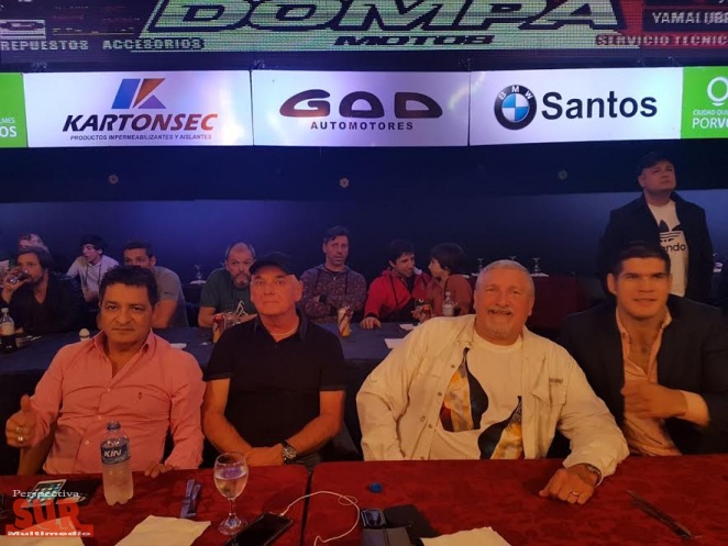 Isidro Ranoni Prieto acompa a dirigentes mercantiles en una nueva velada de box