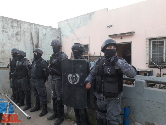 Gran operativo en Villa Itat: 15 detenidos y vehculos secuestrados
