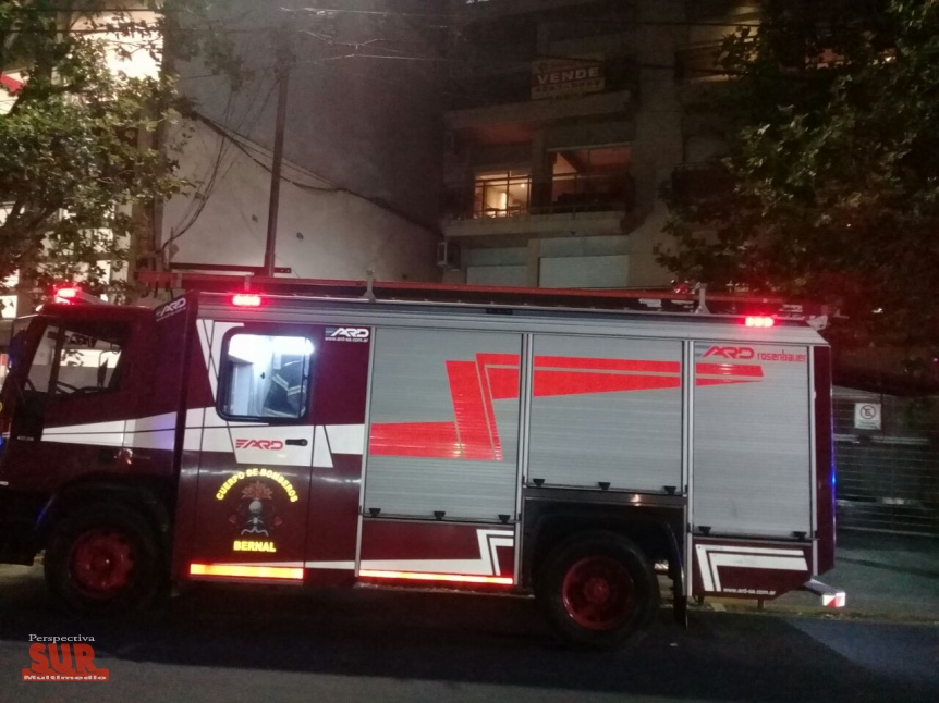 Incendio en un departamento frente a la estacin de Bernal