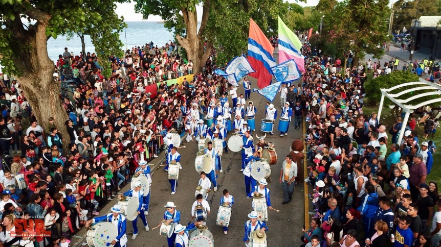 A puro ritmo y color, miles de familias celebraron el Carnaval en la Ribera