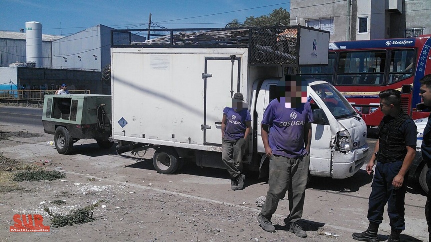Presuntos operarios de Cosugas intentaron realizar una conexin clandestina de agua