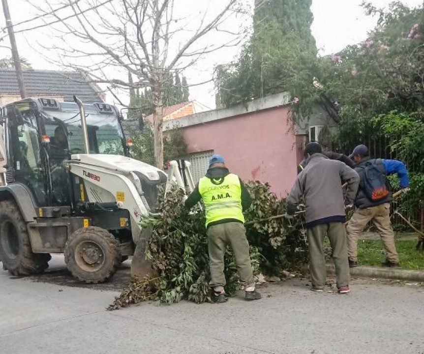 La Comuna realiza las tareas de limpieza en Ezpeleta