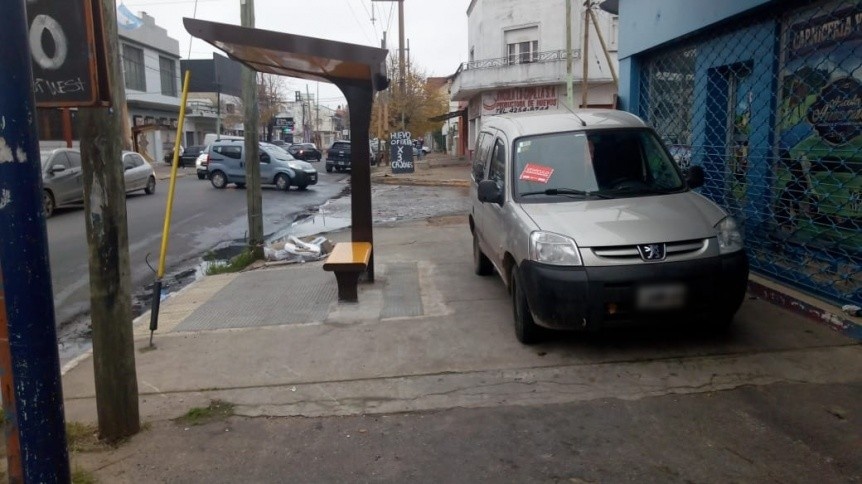 Labraron numerosas multas por mal estacionamiento en Quilmes Oeste