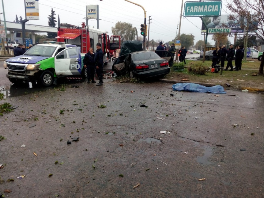 Dos mujeres murieron arrolladas por un auto en la parada del colectivo