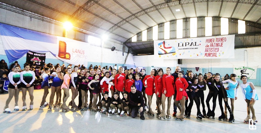 Lans: Ms de 400 patinadoras participan del Torneo Municipal de Patn Artstico