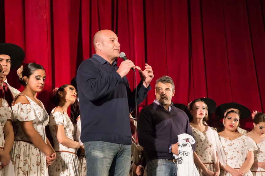 En el aniversario de Quilmes, el Intendente encabez una gala especial en el Teatro municipal