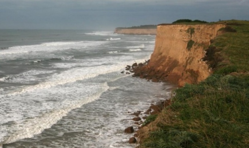 Los Acantilados y Playas de Mar del Plata, la playa de Monte Hermoso, el refugio de Vida Silvestre