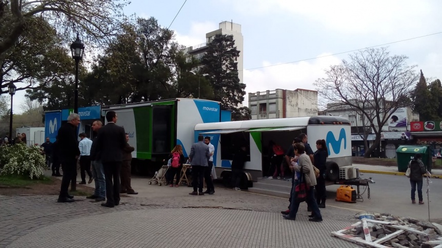 Movistar recibe reclamos por problemas en las lneas en la plaza de la Estacin