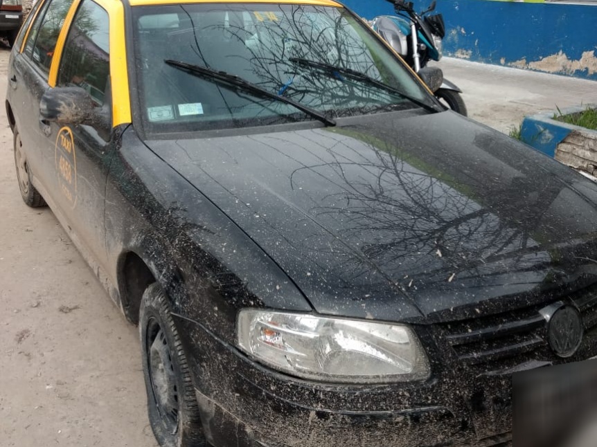 Taxi robado en Wilde apareci en Bernal Oeste: Apresaron al conductor