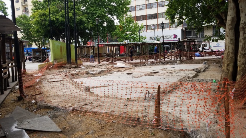 Remodelan las plazas de la Estacin y del Bicentenario