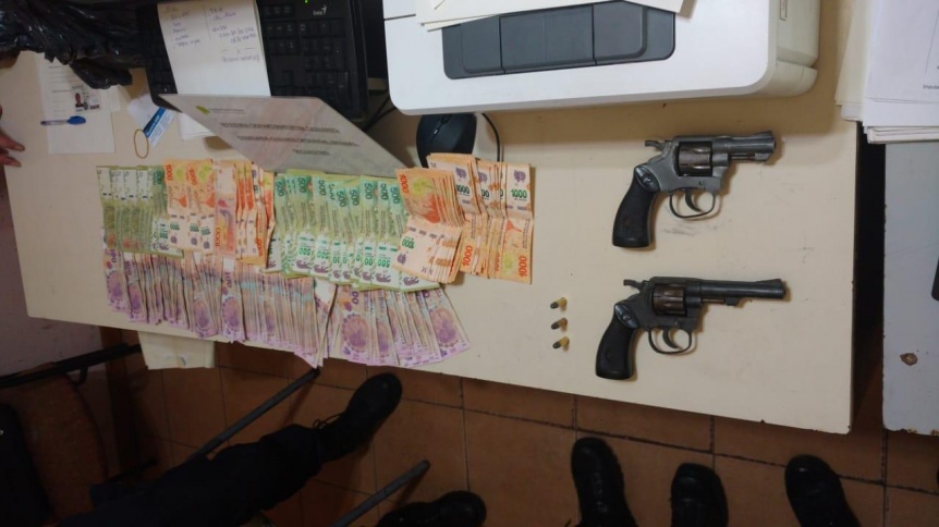 Detuvieron a tres de los cinco asaltantes de un vecino en Bernal: Recuperaron el dinero