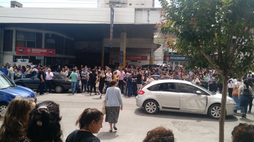 Evacuaron los Tribunales de Quilmes y el Hospital de Solano por el sismo