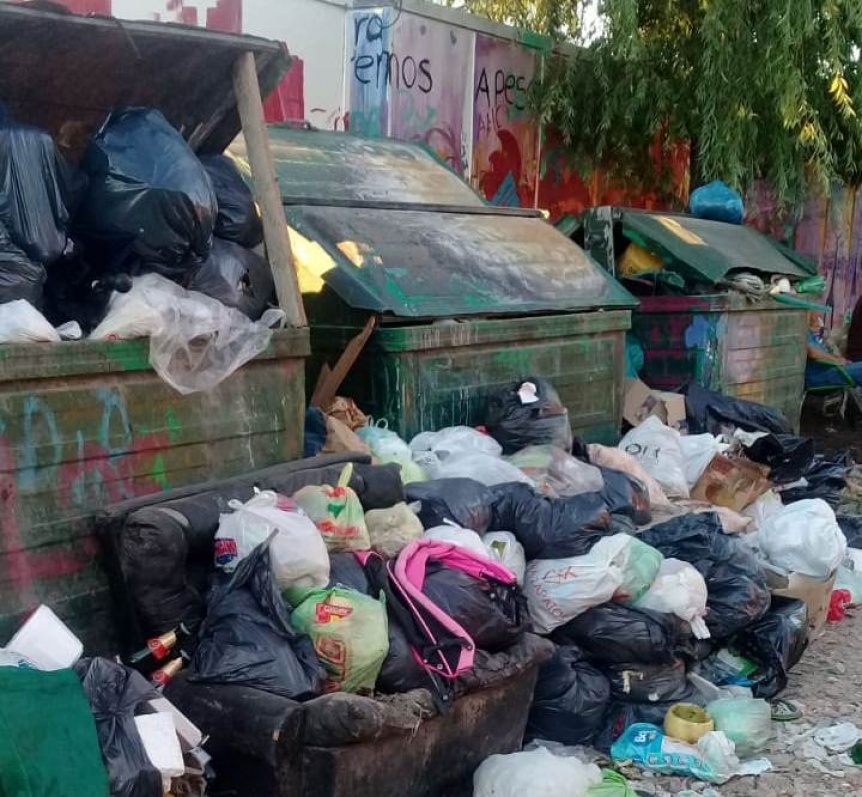 Vecinos protestan porque llevan 6 das sin recoleccin de residuos en Bernal Oeste