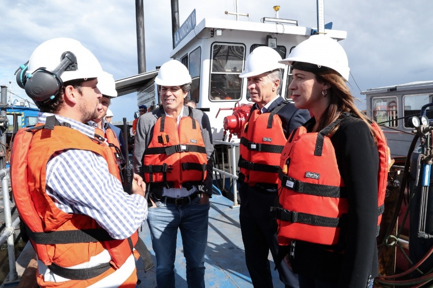 Macri y Vidal supervisaron obras hidrulicas sobre el ro Salado para evitar inundaciones