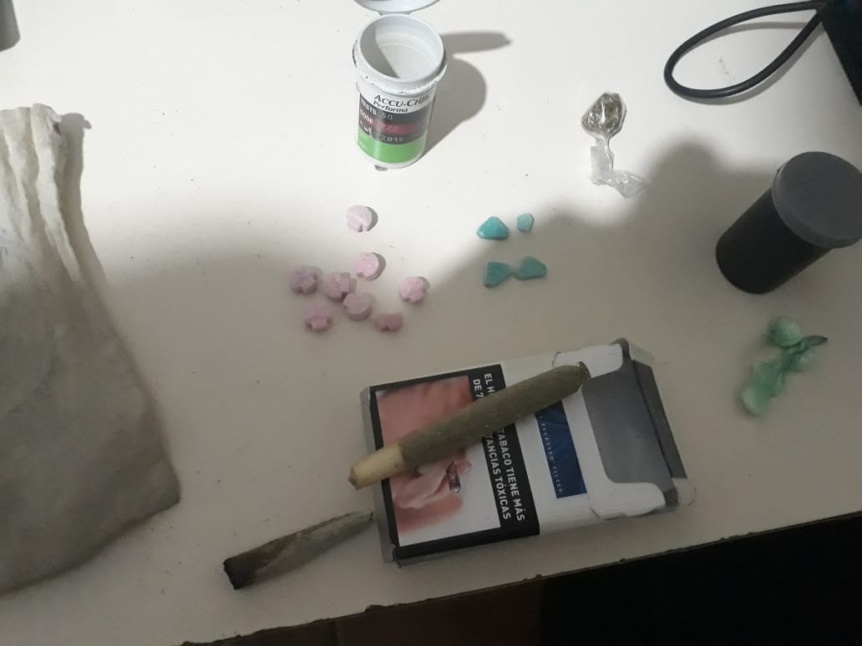 Sorprenden a dealers e incautan pastillas de xtasis, cocana y marihuana